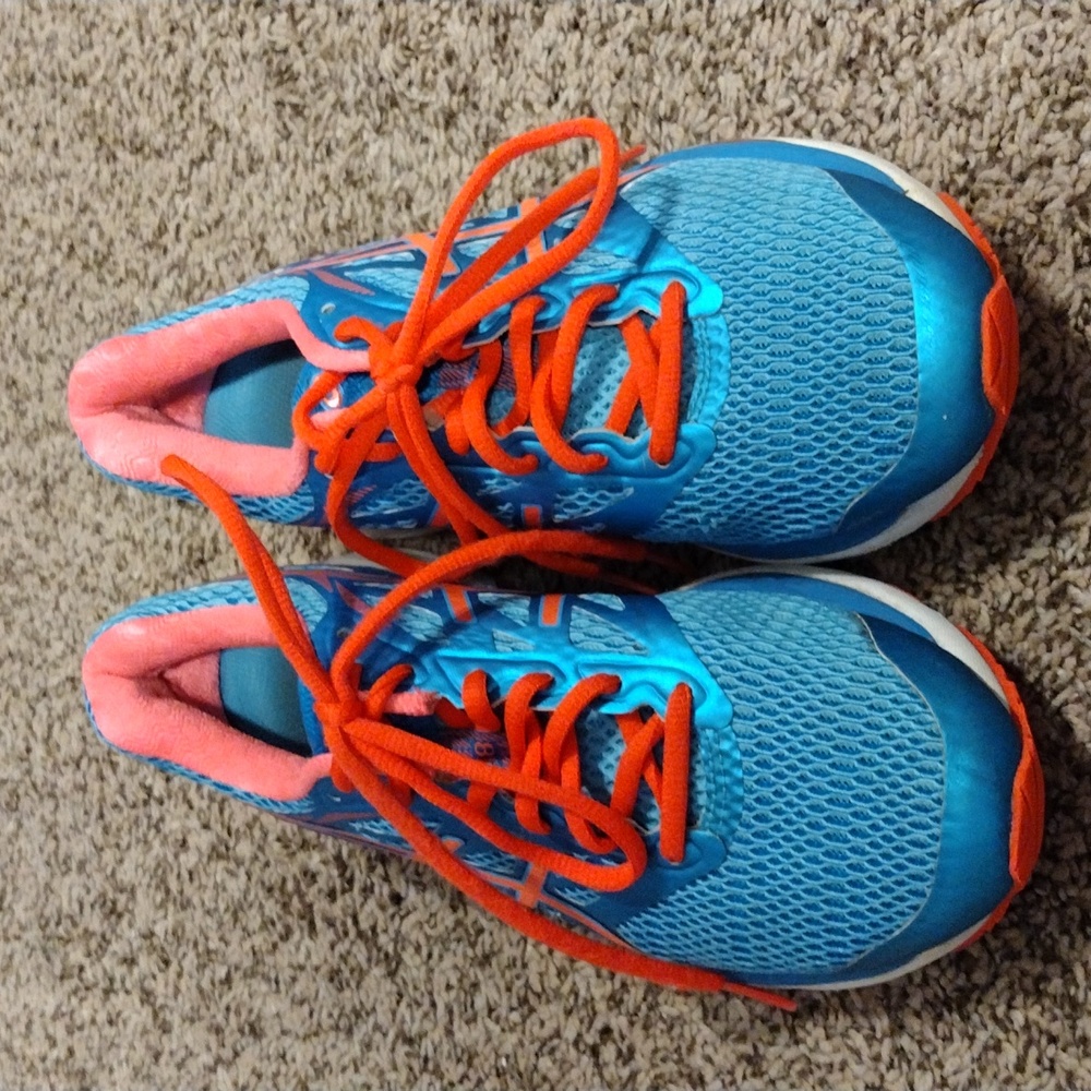 Asics Gel-Cumulus 18 women's sneakers size 6.5